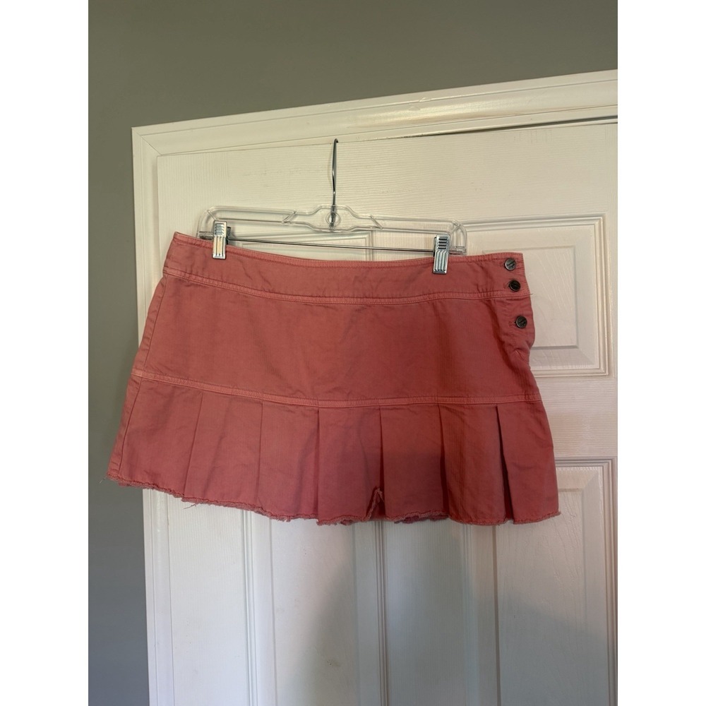 Y2K American Eagle Women's Coral Pink Wash Pleated Mini Skirt Size 12 Low Rise